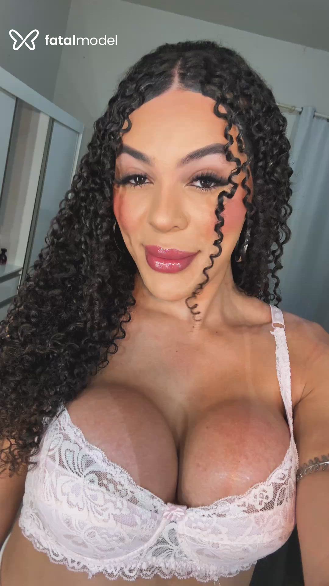 Acompanhante mulher trans morena (o) de olhos castanhos em Ipatinga Acompanhante mulher trans morena (o) de olhos castanhos em Ipatinga - Marcella Layane