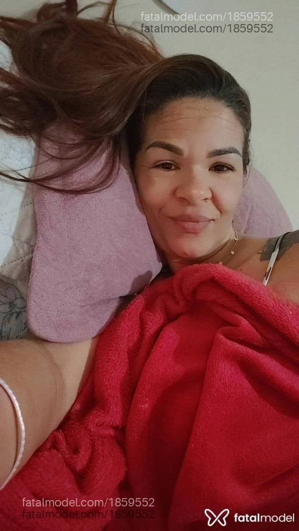 Acompanhante mulher ruiva (o) de olhos pretos - Aninha