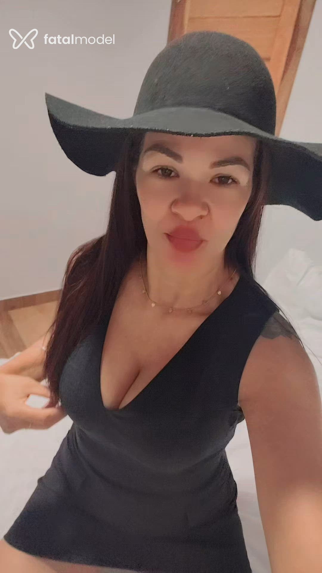 Acompanhante mulher ruiva (o) de olhos pretos - Aninha Acompanhante mulher ruiva (o) de olhos pretos - Aninha