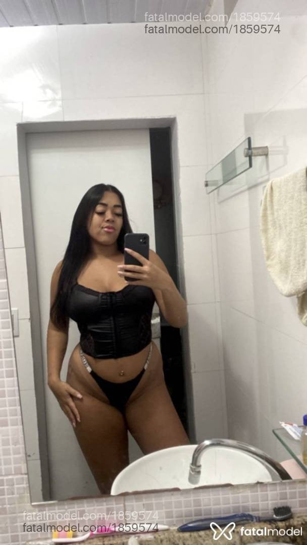 Acompanhante mulher morena (o) de olhos pretos - Agatha