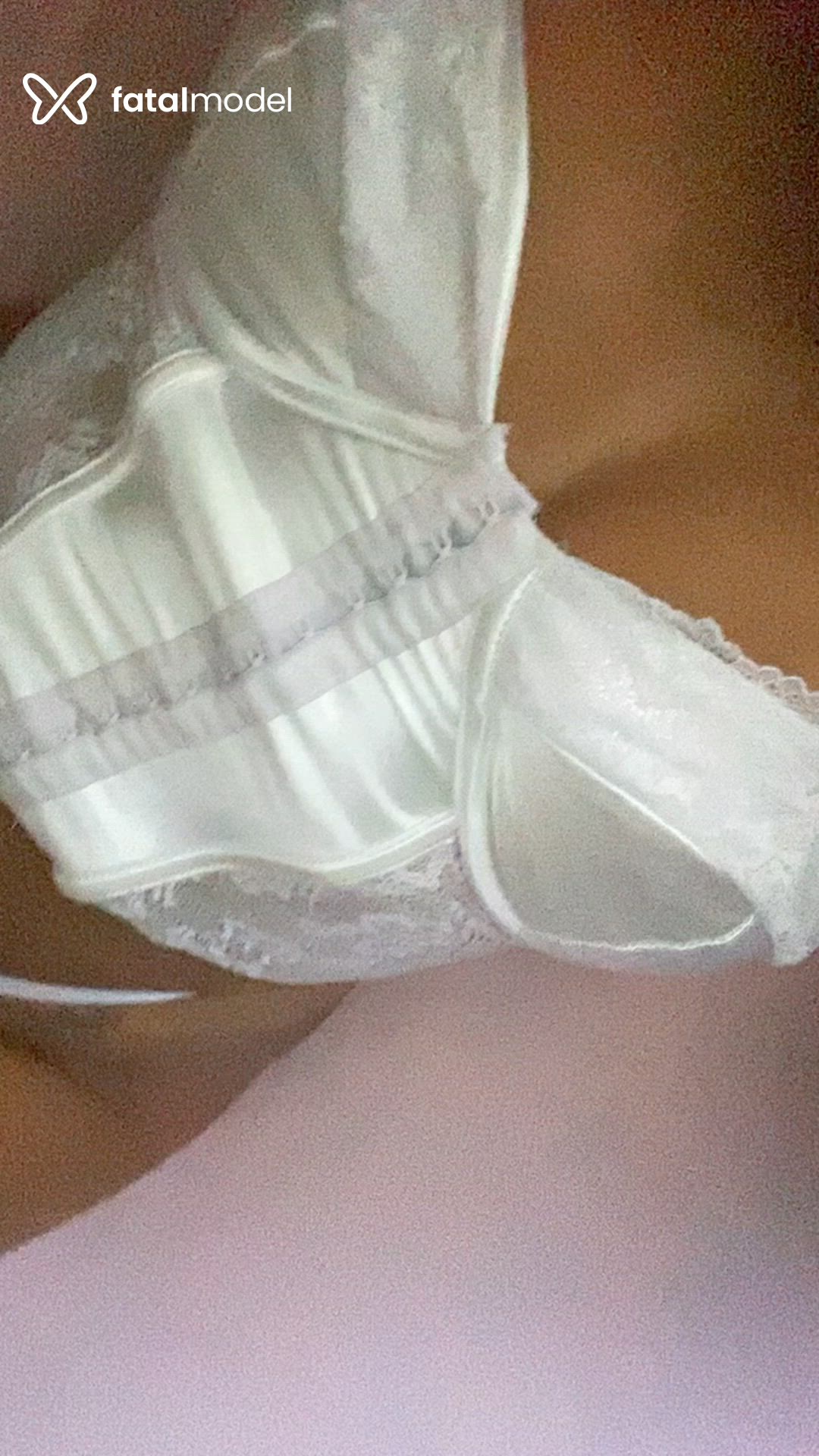 Acompanhante mulher morena (o) de olhos pretos - Agatha