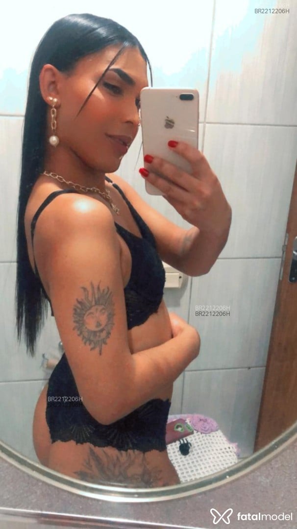 Acompanhante mulher trans morena (o) de olhos castanhos em São Bento do Sul - Bia Borges