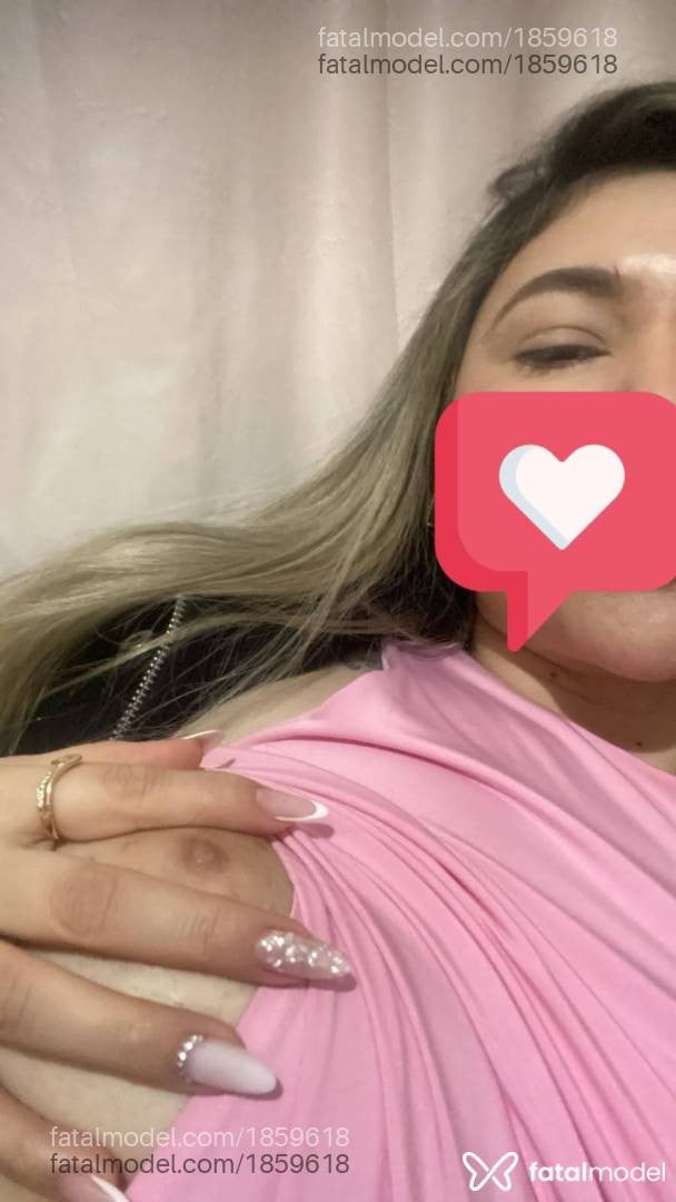 Acompanhante mulher loira (o) de olhos castanhos - Lya