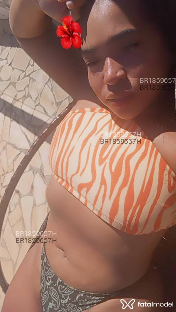 Acompanhante mulher com cabelo castanho de olhos pretos em Catanduva - Isis borges