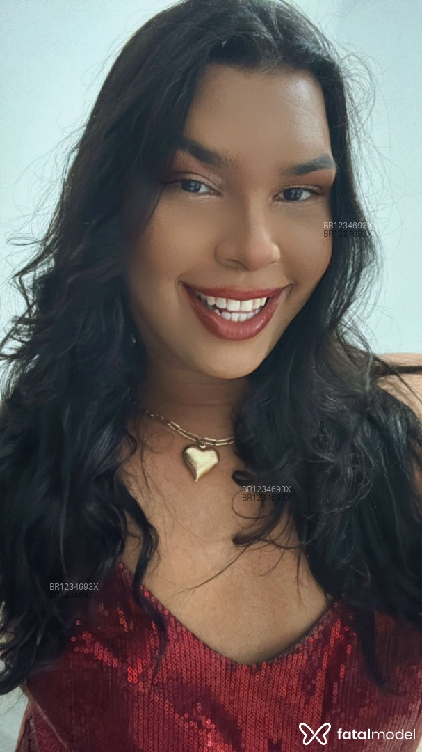 Acompanhante travesti com cabelo castanho de olhos castanhos - LARA GONÇALVES Acompanhante travesti com cabelo castanho de olhos castanhos - LARA GONÇALVES