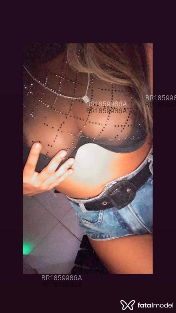 Acompanhante mulher loira (o) de olhos pretos em Belém - Gabryelle