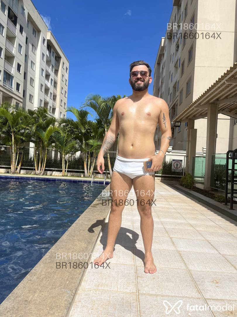Acompanhante homem com cabelo castanho de olhos castanhos em Virtual - Bernardo