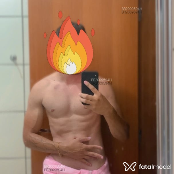 Acompanhante homem com cabelo castanho de olhos castanhos em Toledo Acompanhante homem com cabelo castanho de olhos castanhos em Toledo - Luan Silva