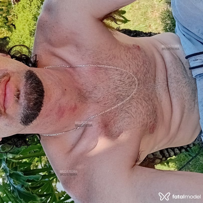 Acompanhante homem com cabelo castanho de olhos castanhos em Santa Rosa Acompanhante homem com cabelo castanho de olhos castanhos em Santa Rosa - Rafael