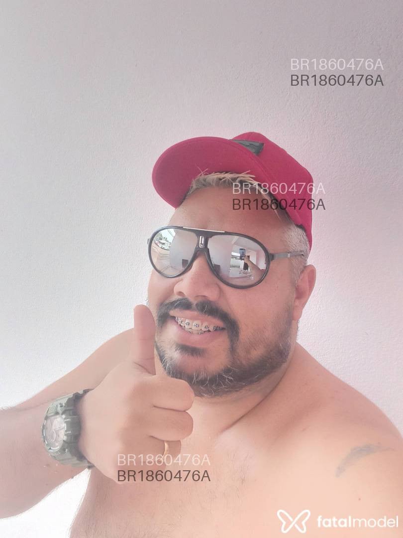 Acompanhante homem com cabelo colorido de olhos castanhos em Cachoeirinha - Tiago Azevedo