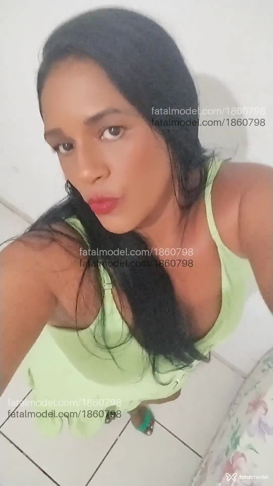 Acompanhante mulher com cabelo castanho de olhos castanhos em Nova Mutum - Morena