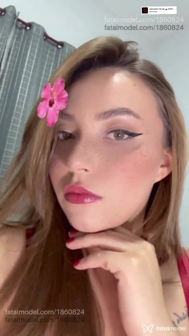 Acompanhante mulher com cabelo castanho de olhos verdes em São Carlos Acompanhante mulher com cabelo castanho de olhos verdes em São Carlos - Julia Souza