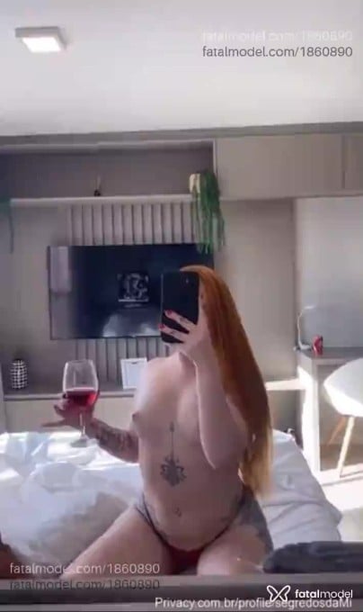 Acompanhante mulher ruiva (o) de olhos castanhos em Joinville - Lara Hill