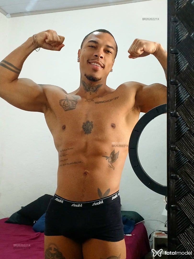 Acompanhante homem com cabelo castanho de olhos castanhos em São Paulo - Kaleb Lopes