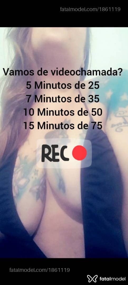 Acompanhante mulher ruiva (o) de olhos castanhos - Van