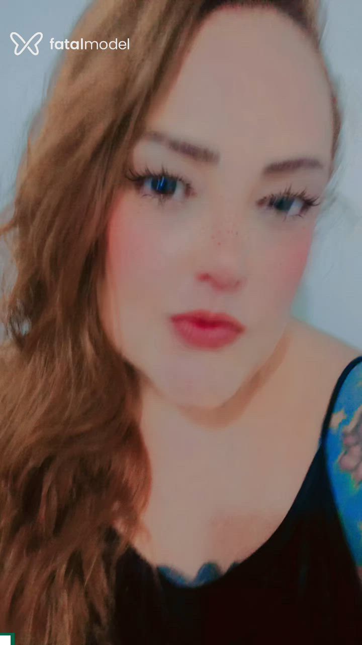 Acompanhante mulher ruiva (o) de olhos castanhos em João Pessoa Acompanhante mulher ruiva (o) de olhos castanhos em João Pessoa - Van