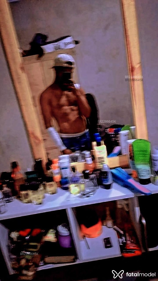 Acompanhante homem morena (o) de olhos castanhos em Campo Grande - Yiuri
