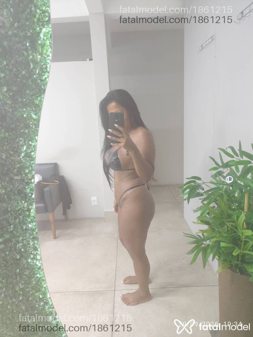 Acompanhante mulher morena (o) de olhos castanhos - Vida