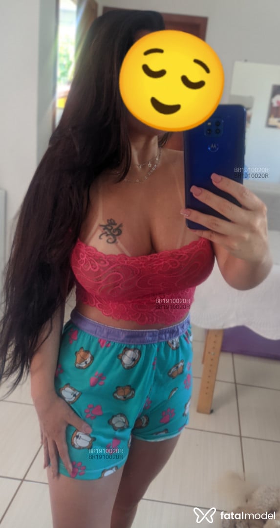Acompanhante mulher com cabelo castanho de olhos castanhos em Macaé - Yasmin Crossfit