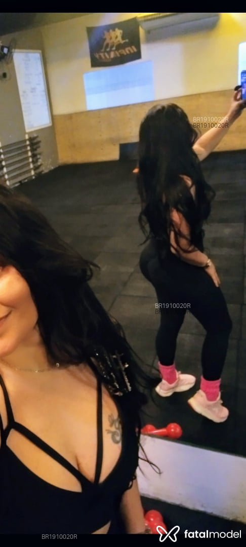 Acompanhante mulher com cabelo castanho de olhos castanhos em Macaé - Yasmin Crossfit