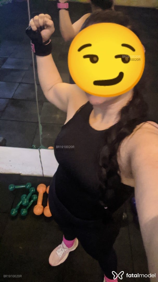 Acompanhante mulher com cabelo castanho de olhos castanhos em Macaé - Yasmin Crossfit