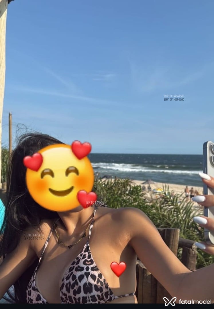 Acompanhante mulher com cabelo castanho de olhos castanhos em Matinhos - Camila