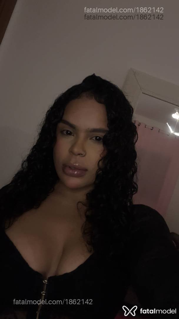 Acompanhante mulher morena (o) de olhos castanhos - Stephanie Santéz