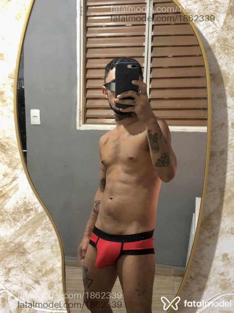 Acompanhante homem morena (o) de olhos castanhos - Peu Miranda