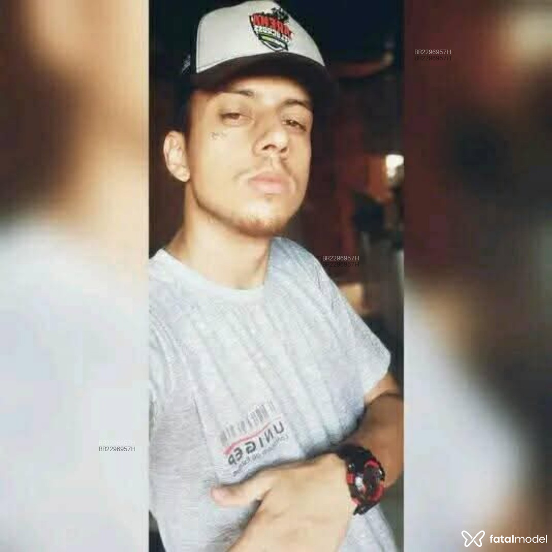 Acompanhante homem com cabelo castanho de olhos castanhos em Joinville - Gabriel