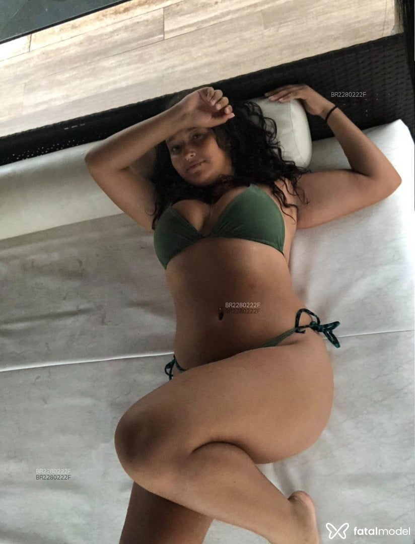 Acompanhante mulher com cabelo castanho de olhos castanhos - Lianda