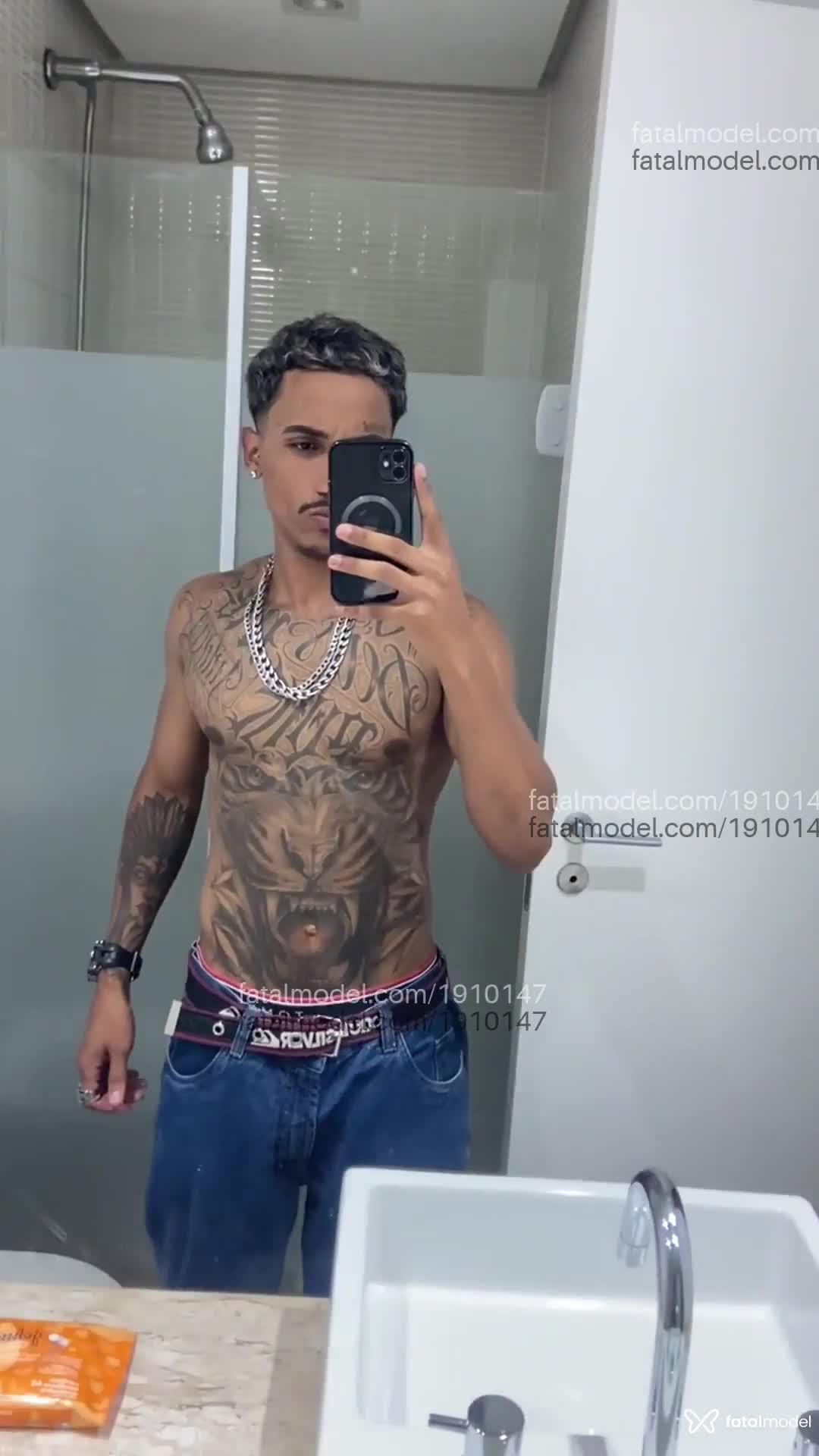 Acompanhante homem morena (o) de olhos pretos - Samuel Ferrati