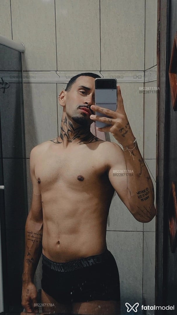 Acompanhante homem morena (o) de olhos pretos em São Paulo Acompanhante homem morena (o) de olhos pretos em São Paulo - Lucca