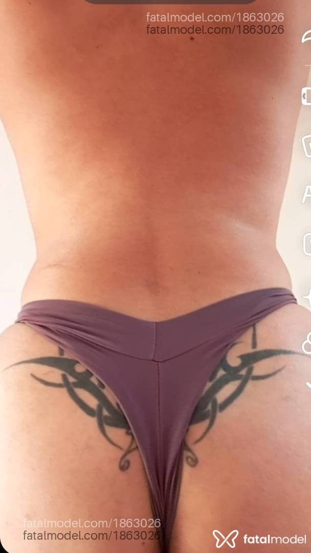 Acompanhante mulher com cabelo castanho de olhos pretos - Gaby Santos