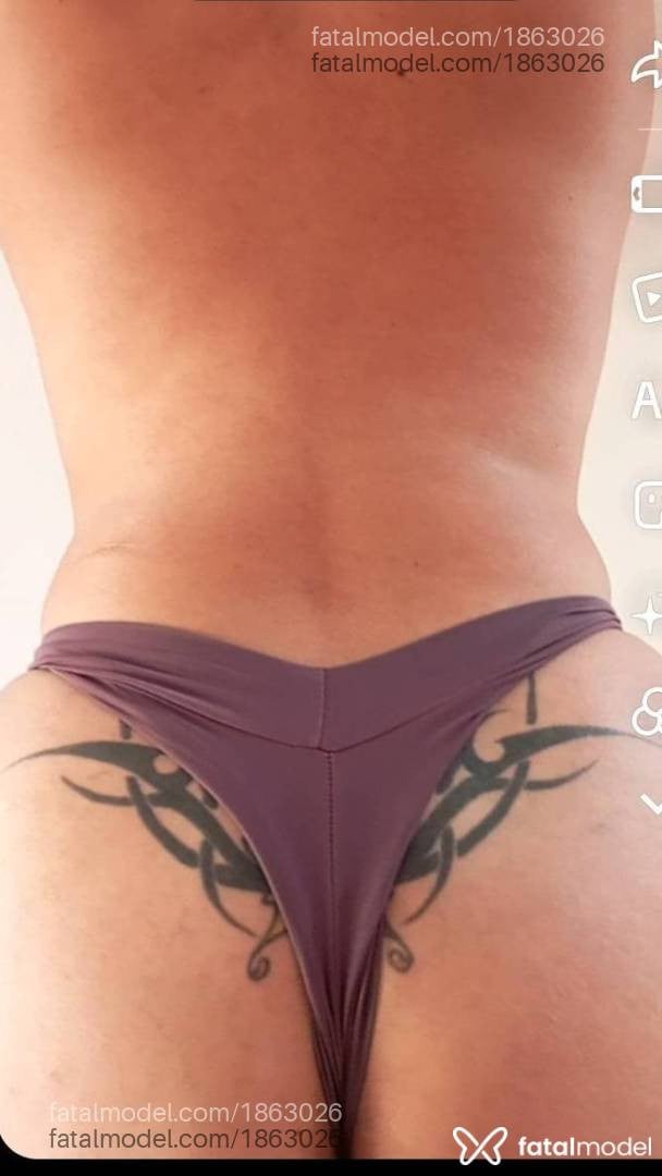 Acompanhante mulher com cabelo castanho de olhos pretos - Gaby Santos