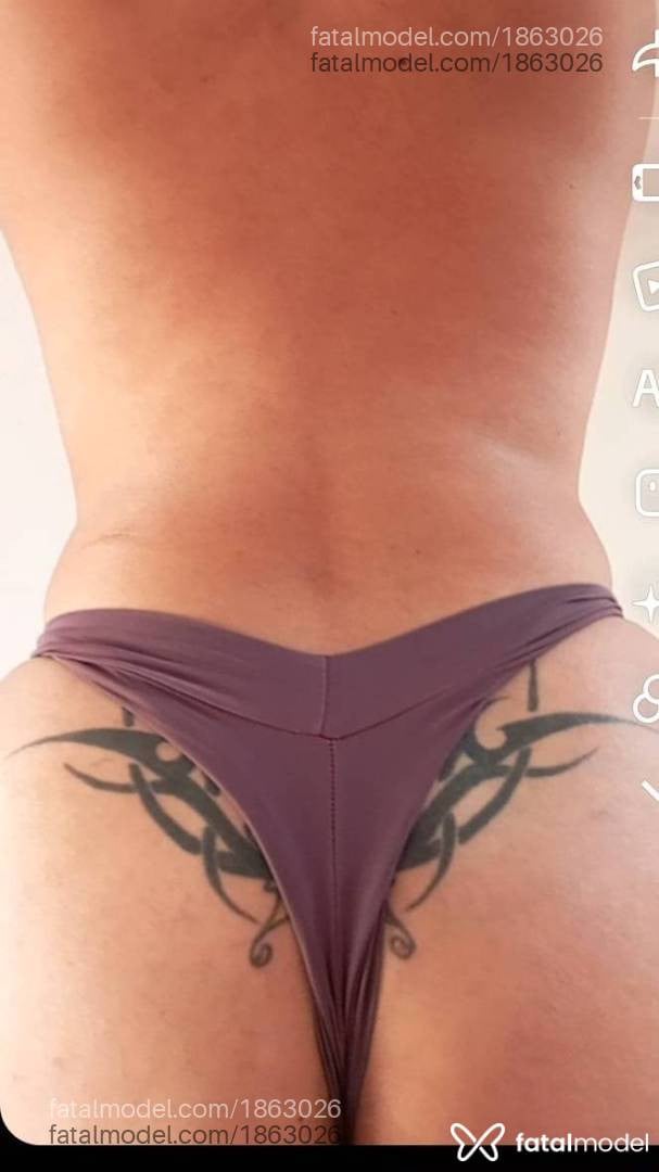 Acompanhante mulher com cabelo castanho de olhos pretos - Gaby Santos