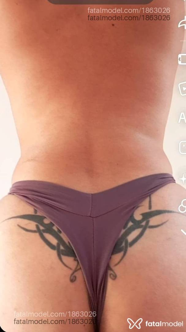 Acompanhante mulher com cabelo castanho de olhos pretos - Gaby Santos
