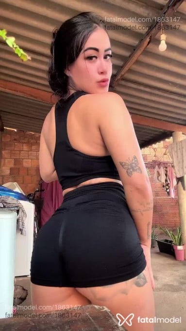 Acompanhante mulher com cabelo castanho de olhos pretos em Três Lagoas - Karool