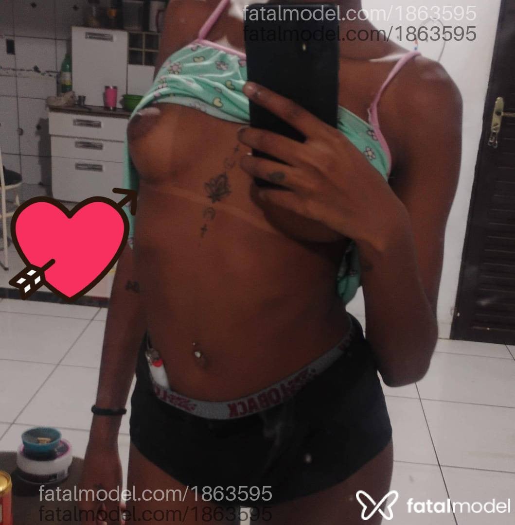 Acompanhante mulher morena (o) de olhos pretos - Souza luna