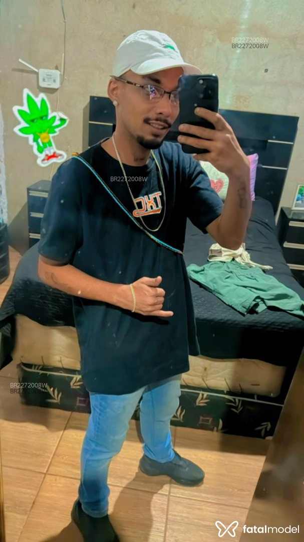 Acompanhante homem morena (o) de olhos pretos - Yagoo