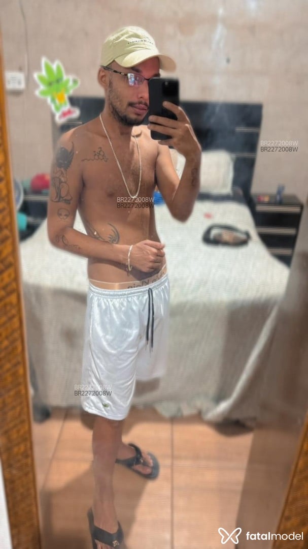 Acompanhante homem morena (o) de olhos pretos - Yagoo