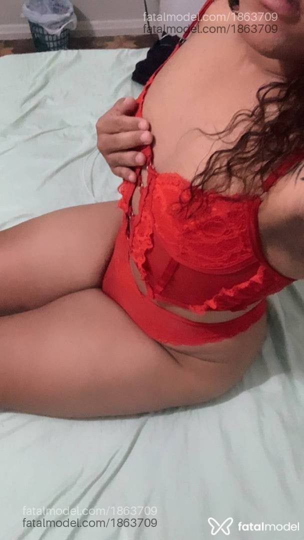 Acompanhante mulher trans morena (o) de olhos castanhos - Luna Vasconcelos