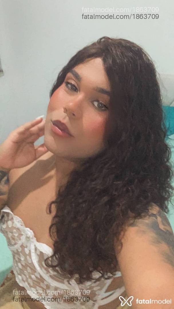 Acompanhante mulher trans morena (o) de olhos castanhos - Luna Vasconcelos