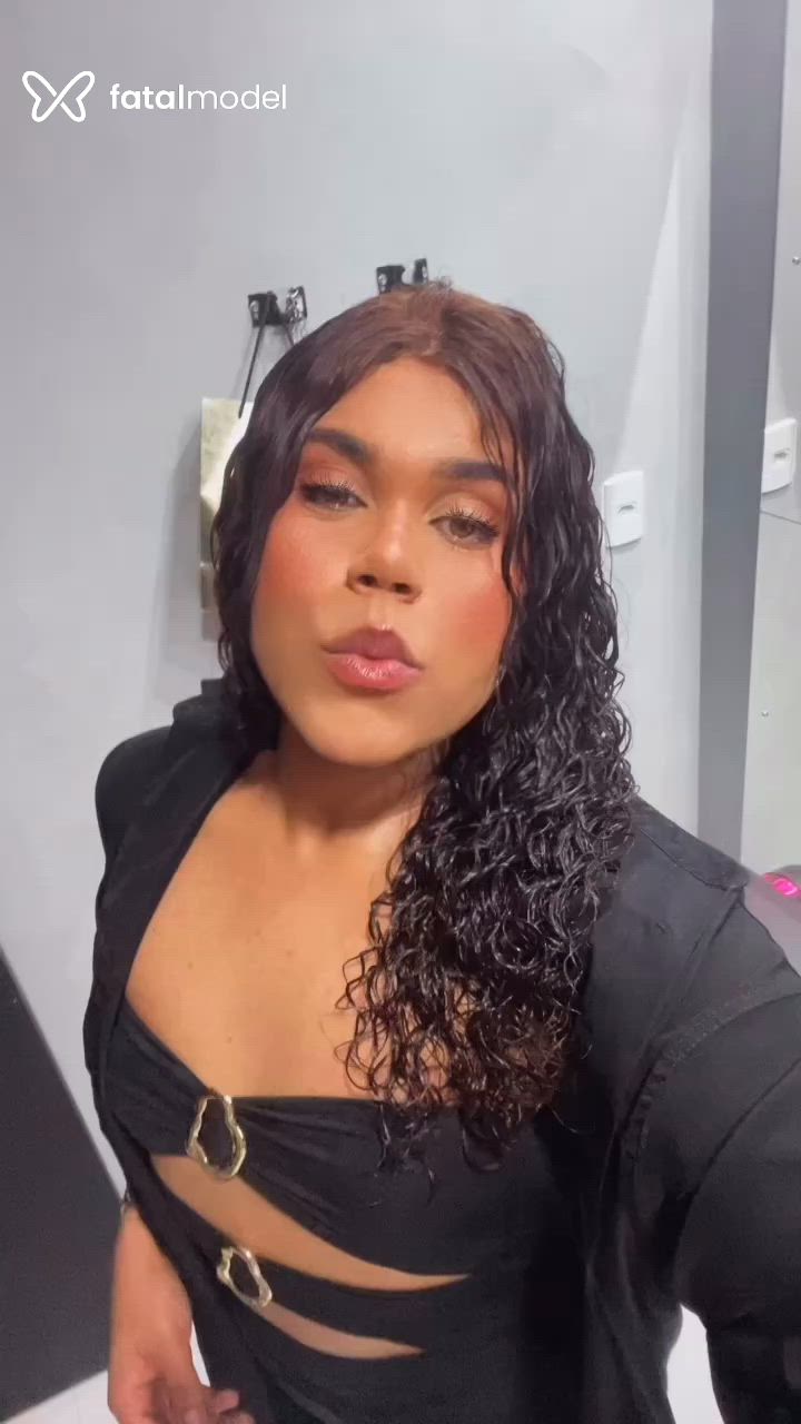 Acompanhante mulher trans morena (o) de olhos castanhos - Letícia Alencar Acompanhante mulher trans morena (o) de olhos castanhos - Letícia Alencar