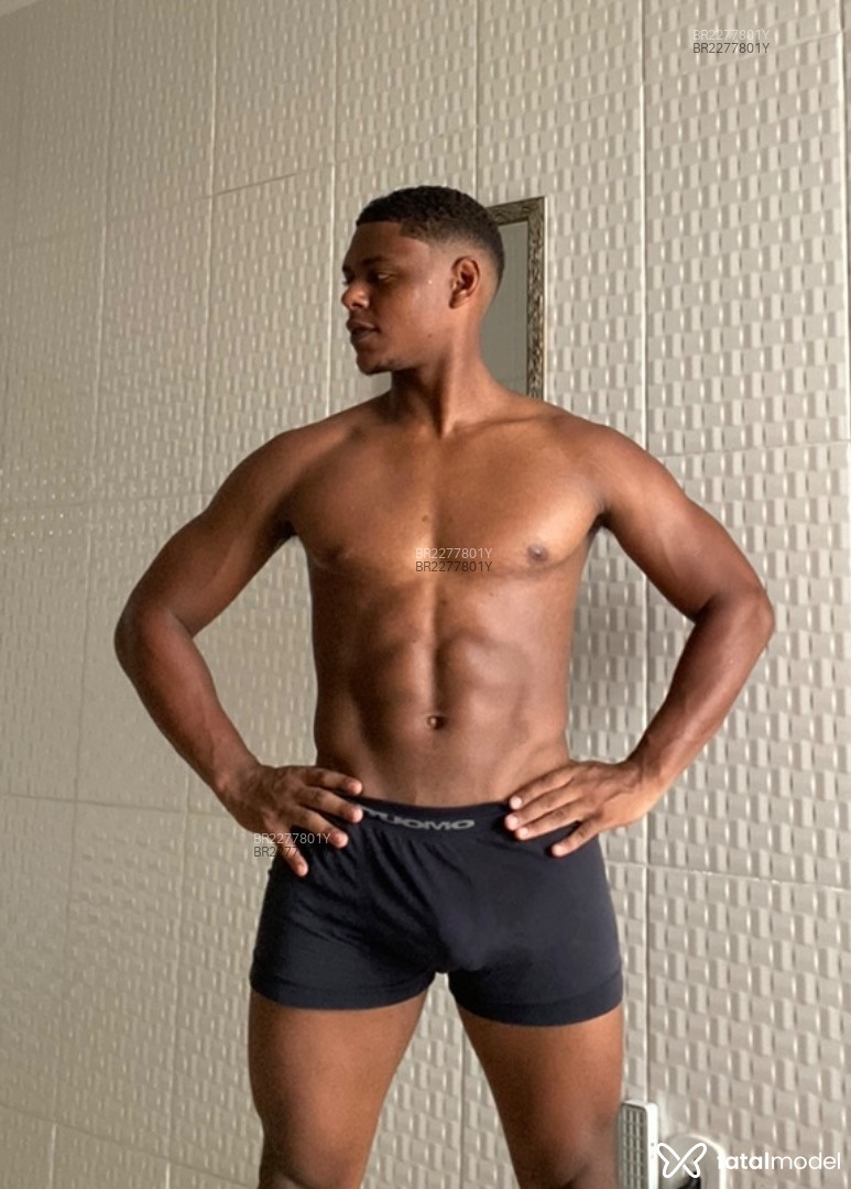 Acompanhante homem morena (o) de olhos castanhos em Rio de Janeiro Acompanhante homem morena (o) de olhos castanhos em Rio de Janeiro - Black