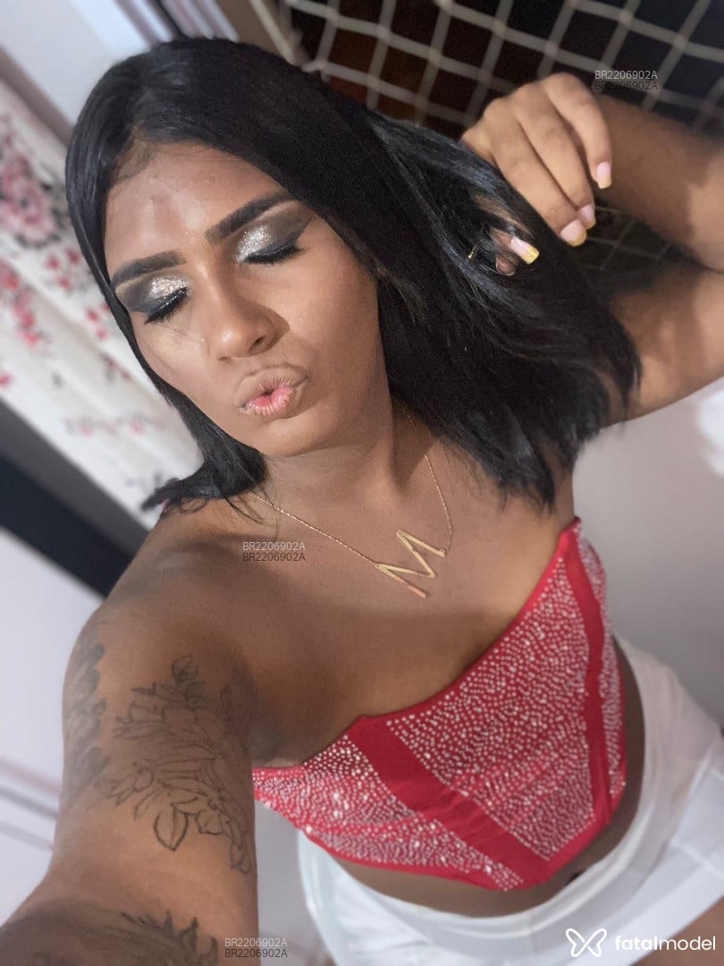 Acompanhante mulher trans com cabelo castanho de olhos mel em Franca - Melissa