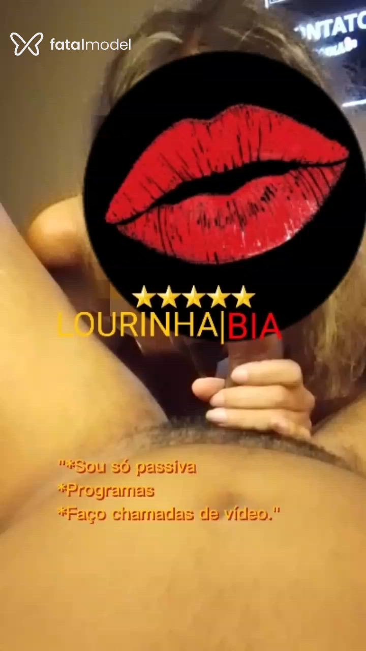 Acompanhante mulher trans loira (o) de olhos castanhos - Lourinha Bia
