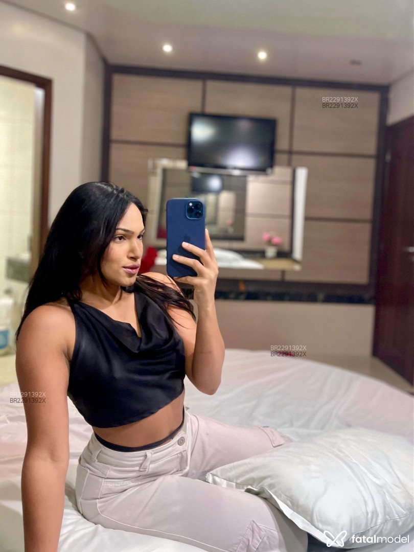 Acompanhante mulher morena (o) de olhos pretos em Virtual - Teteh