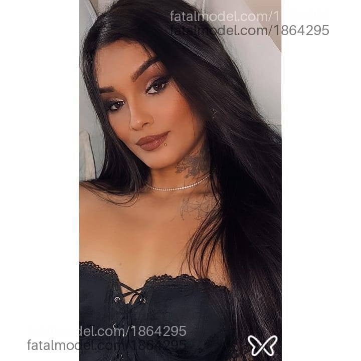 Acompanhante mulher morena (o) de olhos castanhos - Anna