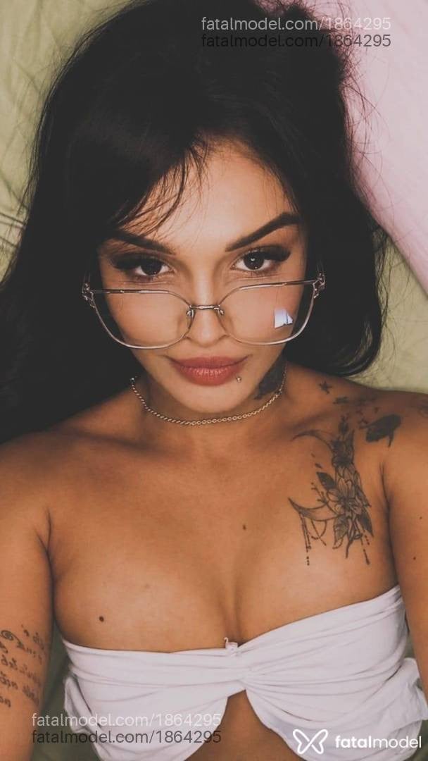 Acompanhante mulher morena (o) de olhos castanhos em Taubaté - Anna