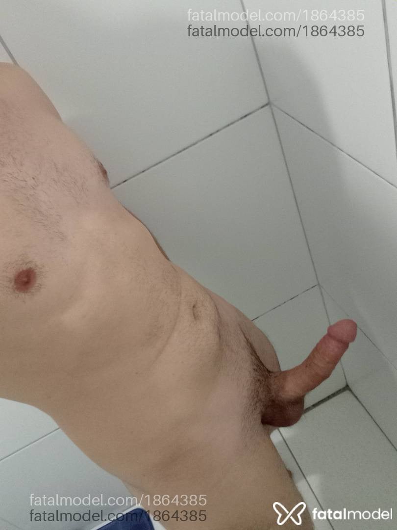 Acompanhante homem com cabelo castanho de olhos castanhos em São Paulo - Alexis Canaris
